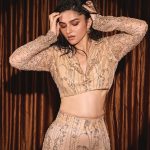 Kayadu lohar : కైపెక్కించే చూపులతో కుర్రకారు మతిపోగొడుతున్న కాయదు..