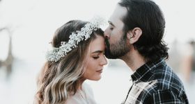 Kiss and Eyes: రొమాంటిక్‌గా ముద్దు పెట్టుకుంటున్నప్పుడు కళ్ళు వాటికవే ఎందుకు మూసుకుపోతాయి?