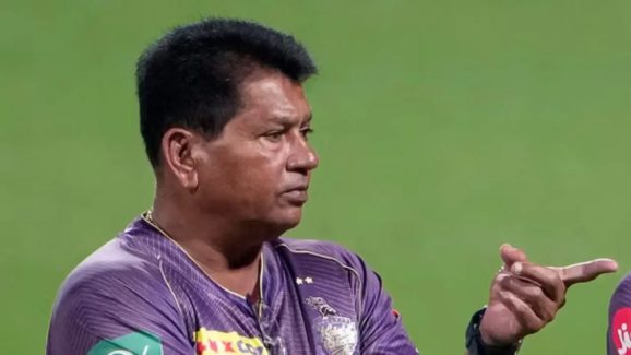 IPL : KKR కి బ్యాడ్ న్యూస్.. తప్పుకున్న హెడ్ కోచ్..!