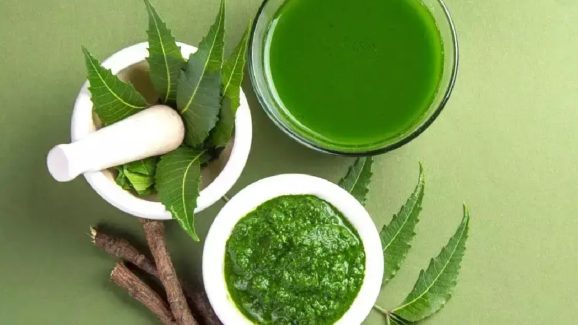 Beauty with Neem: గుప్పెడు వేపాకులు చాలు మీ చర్మం మెరిసిపోయేలా చేస్తాయి