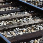 Railway Tracks: రైలు పట్టాల మధ్య రాళ్లు ఎందుకు వేస్తారు? వేయకపోతే ఏం జరుగుతుంది?