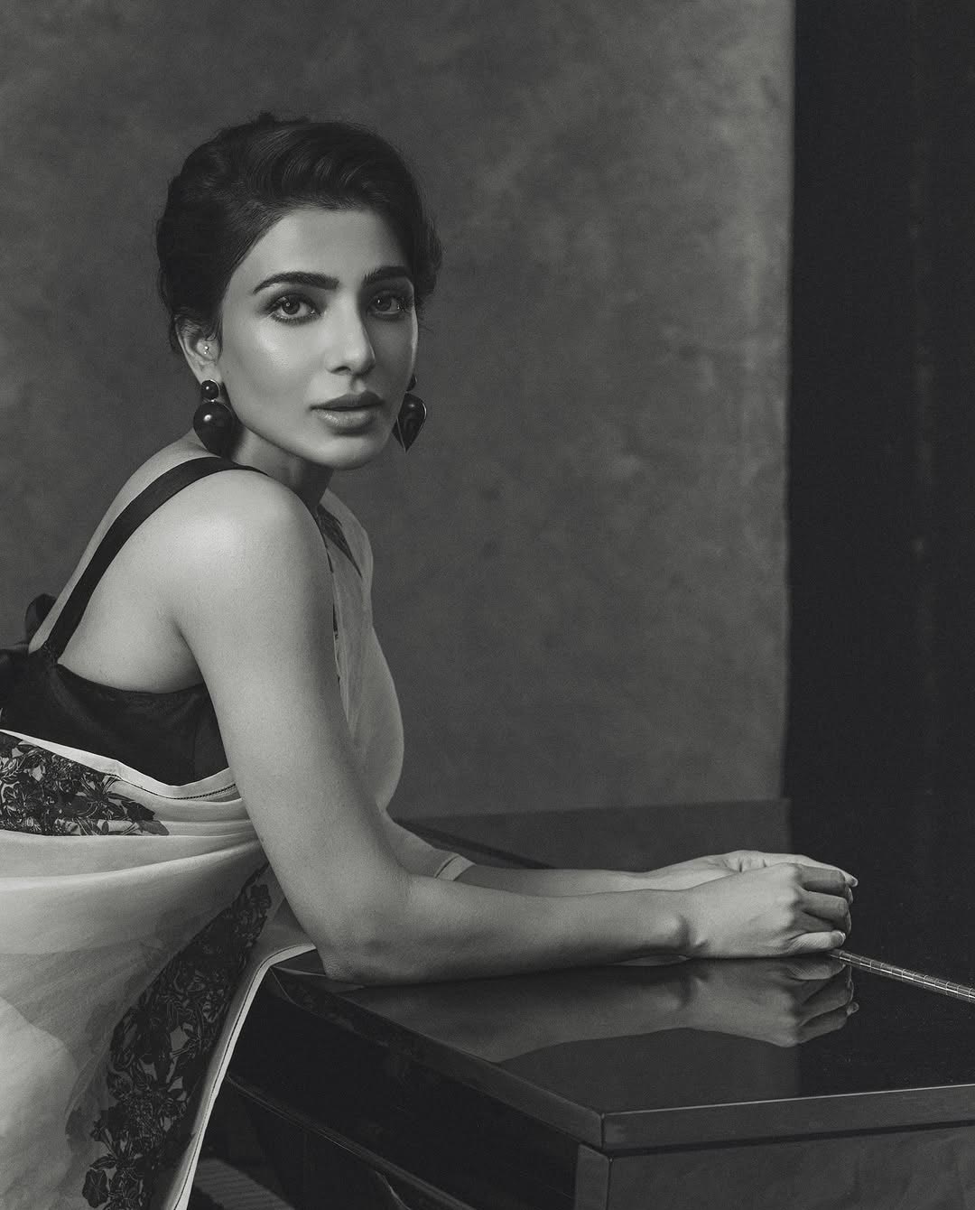 Samantha:  దేవుడు సృష్టించిన అందమైన కళవి నువ్వు.. సమంత రెట్రో లుక్ కి నెటిజన్స్ ఫిదా