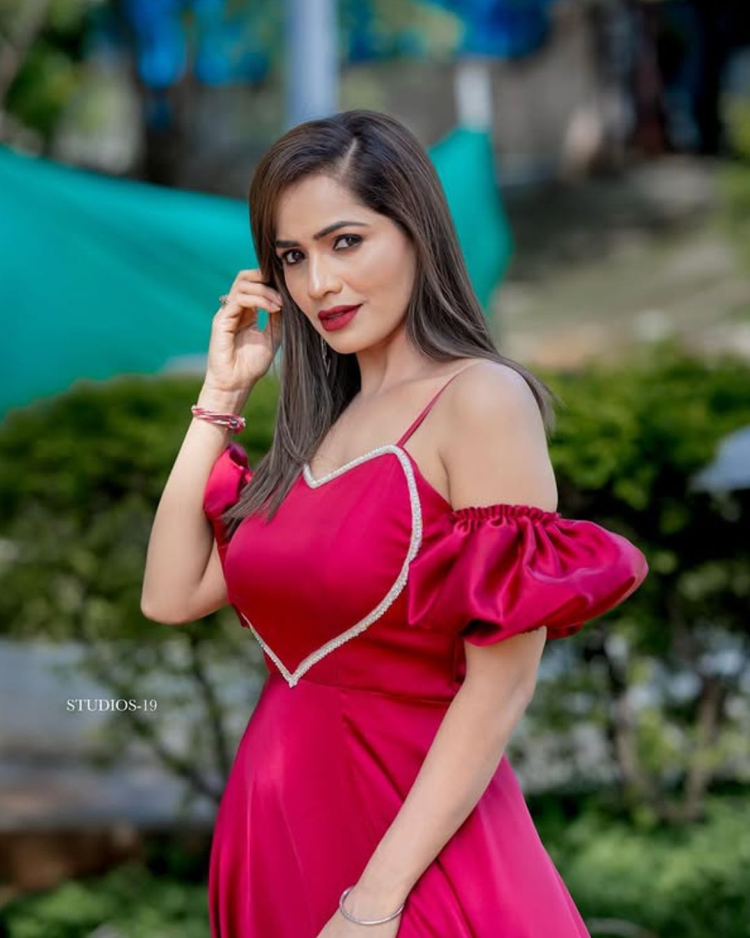 Shobha Shetty: కస్సుమనే చూపులతో కైపెక్కిస్తున్న శోభా శెట్టి..క్యా పీస్ మామా..