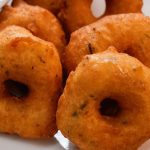 Instant Vada: పప్పు నానబెట్టకుండా అప్పటికప్పుడు గారెలు ఇలా చేసేయండి, పుదీనా చట్నీతో అదిరిపోతాయి