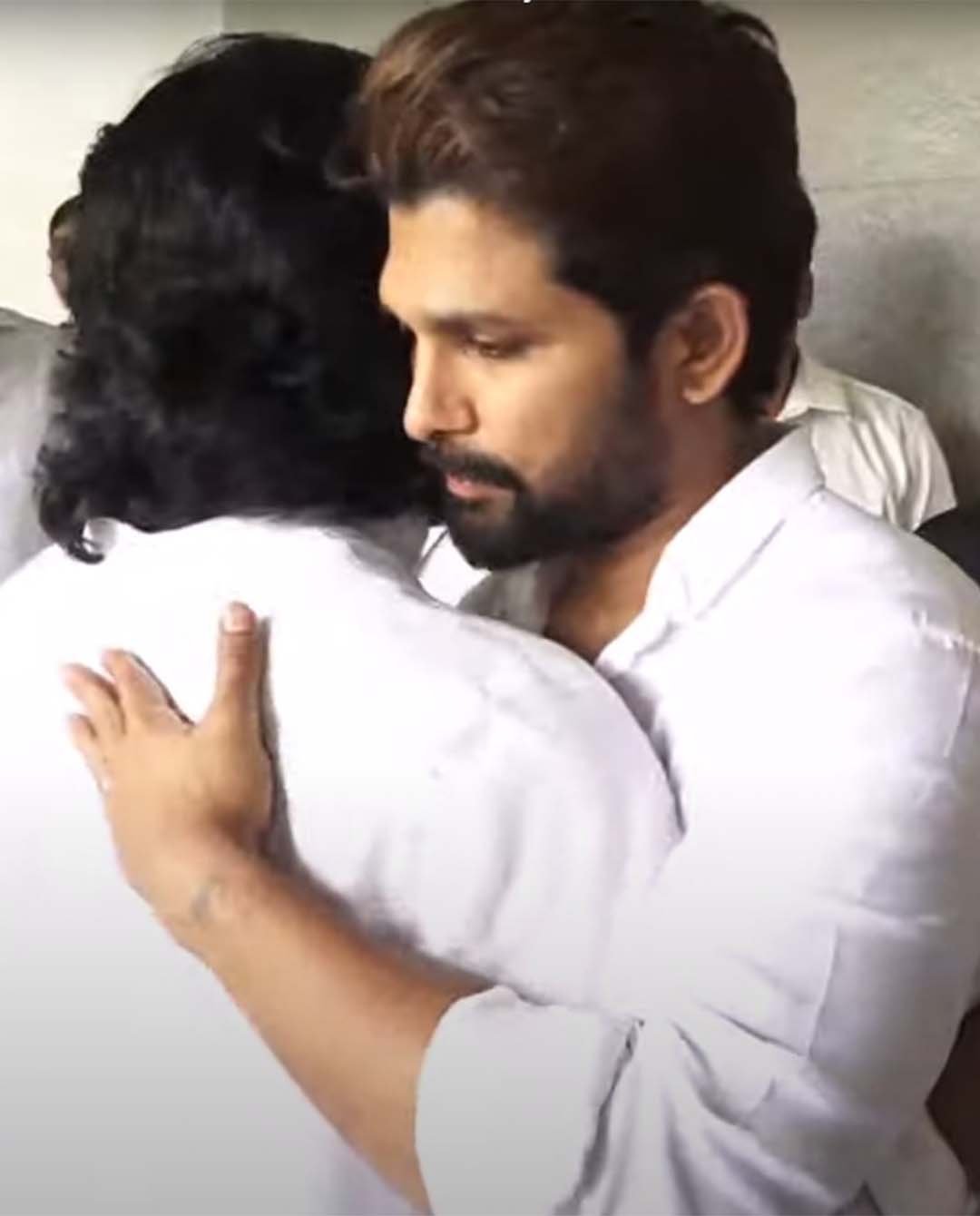 Tollywood Tribute to Allu Aravind Mother