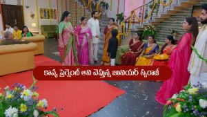 Brahmamudi Serial Today August 18th: ‘బ్రహ్మముడి’ సీరియల్‌:  అందరి ముందు కావ్యను కడుపు వచ్చిందన్న స్వరాజ్‌ – అయోమయంలో పడిపోయిన రాజ్‌