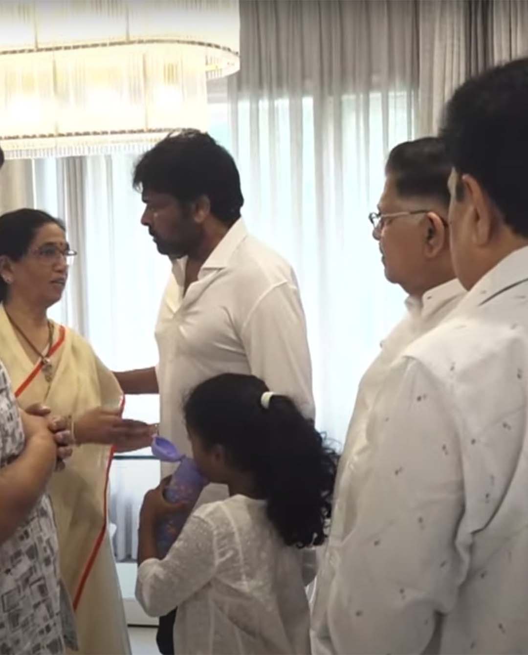 Tollywood Tribute to Allu Aravind Mother