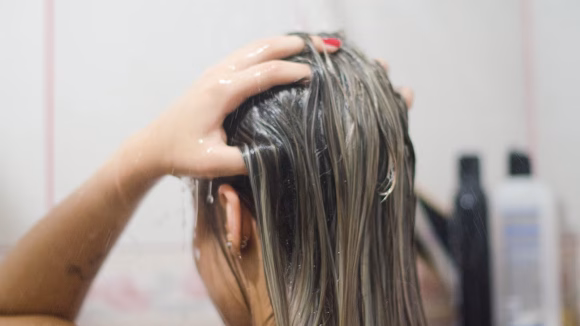Hair Mask: సిల్కీ జుట్టు కోసం.. బెస్ట్ హెయిర్ మాస్క్ !