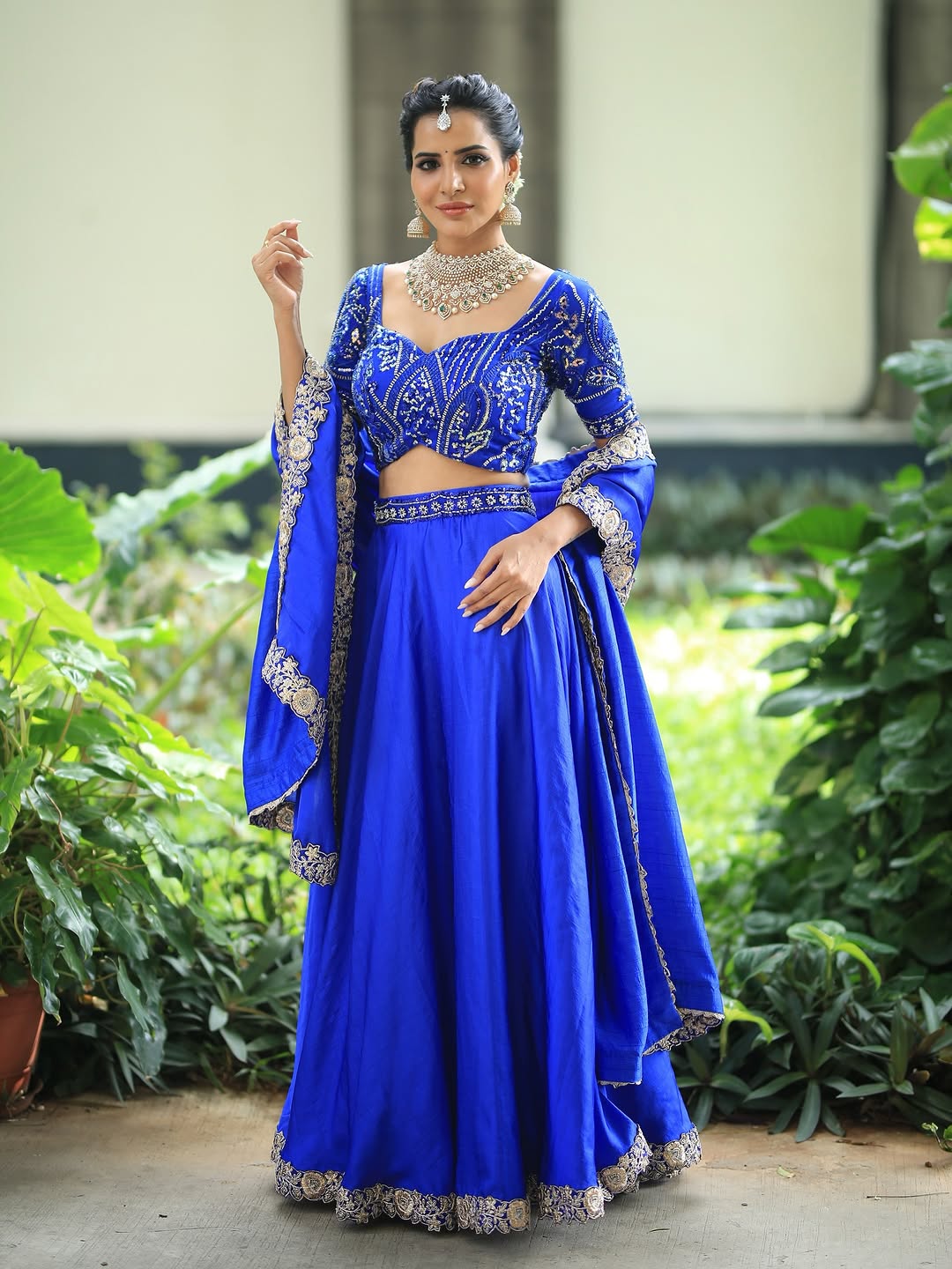 Actress Ashu Reddy Photo Gallery