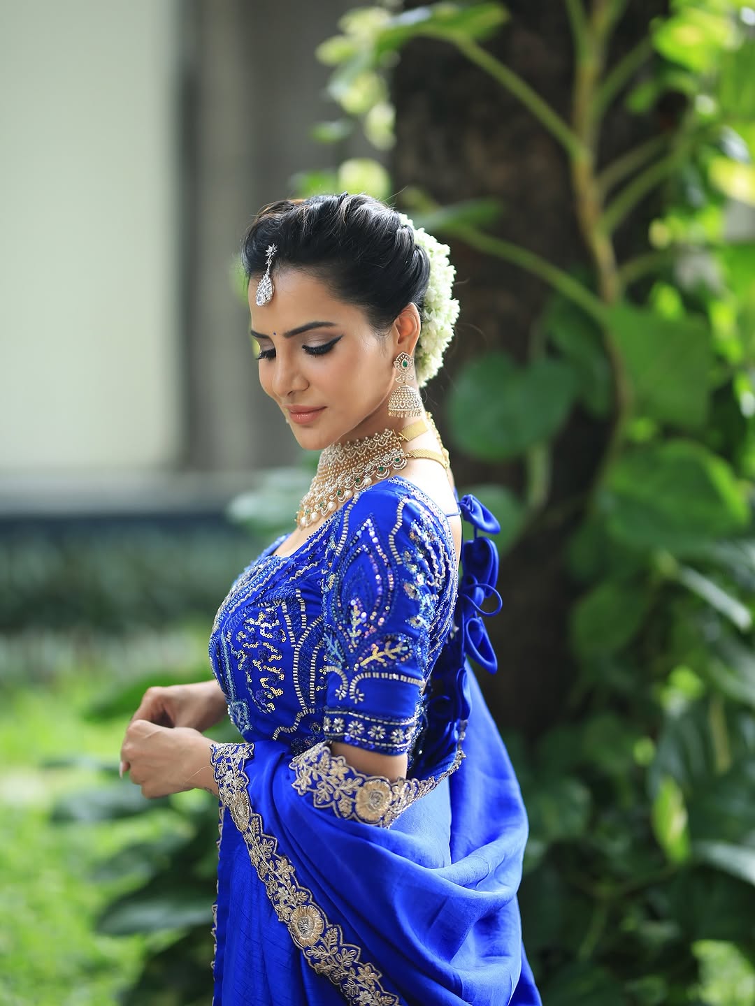 Actress Ashu Reddy Photo Gallery