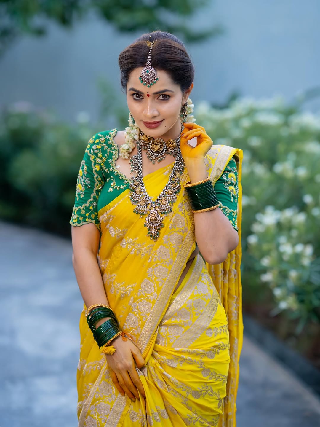 Actress Shobha Shetty Photo Gallery