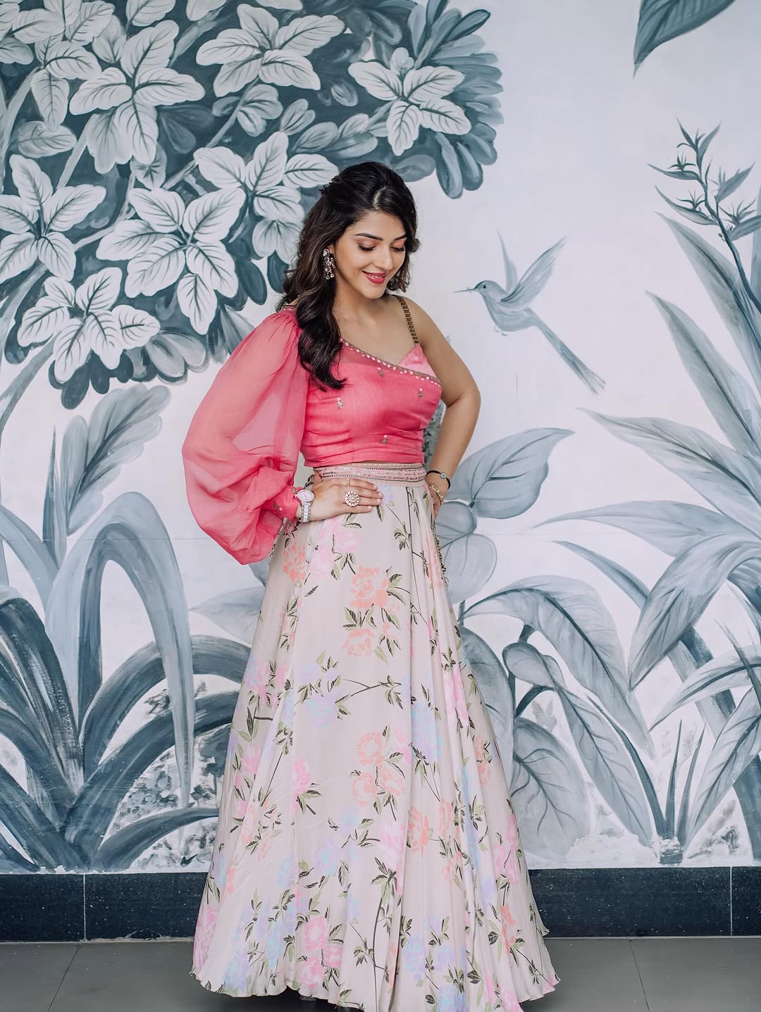Actress Mehreen Pirzada Photo Gallery