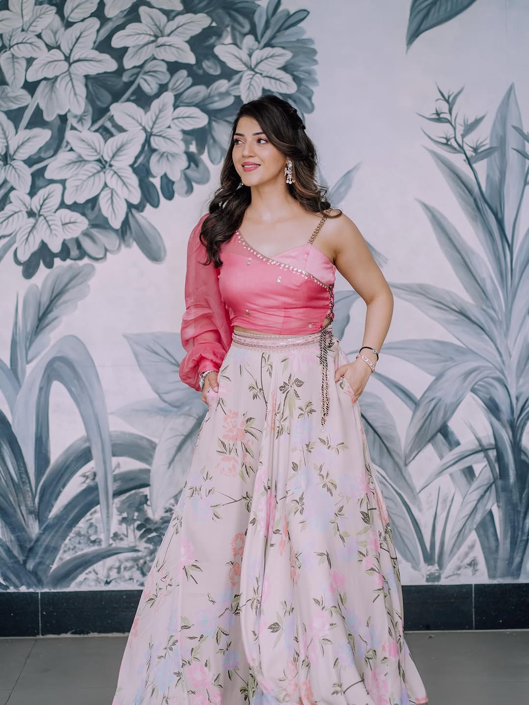 Actress Mehreen Pirzada Photo Gallery