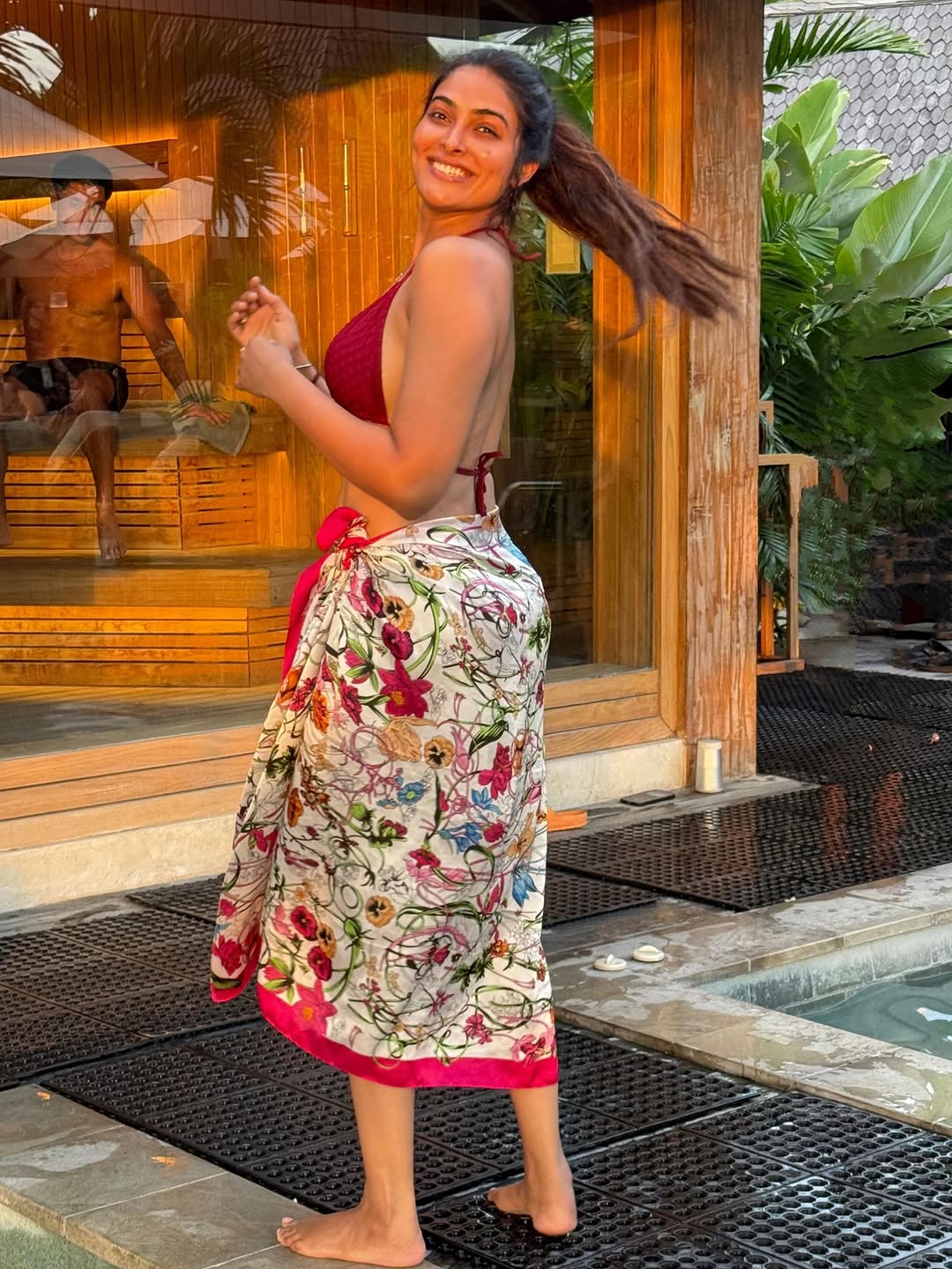 Actress Divi Vadthya Photo Gallery