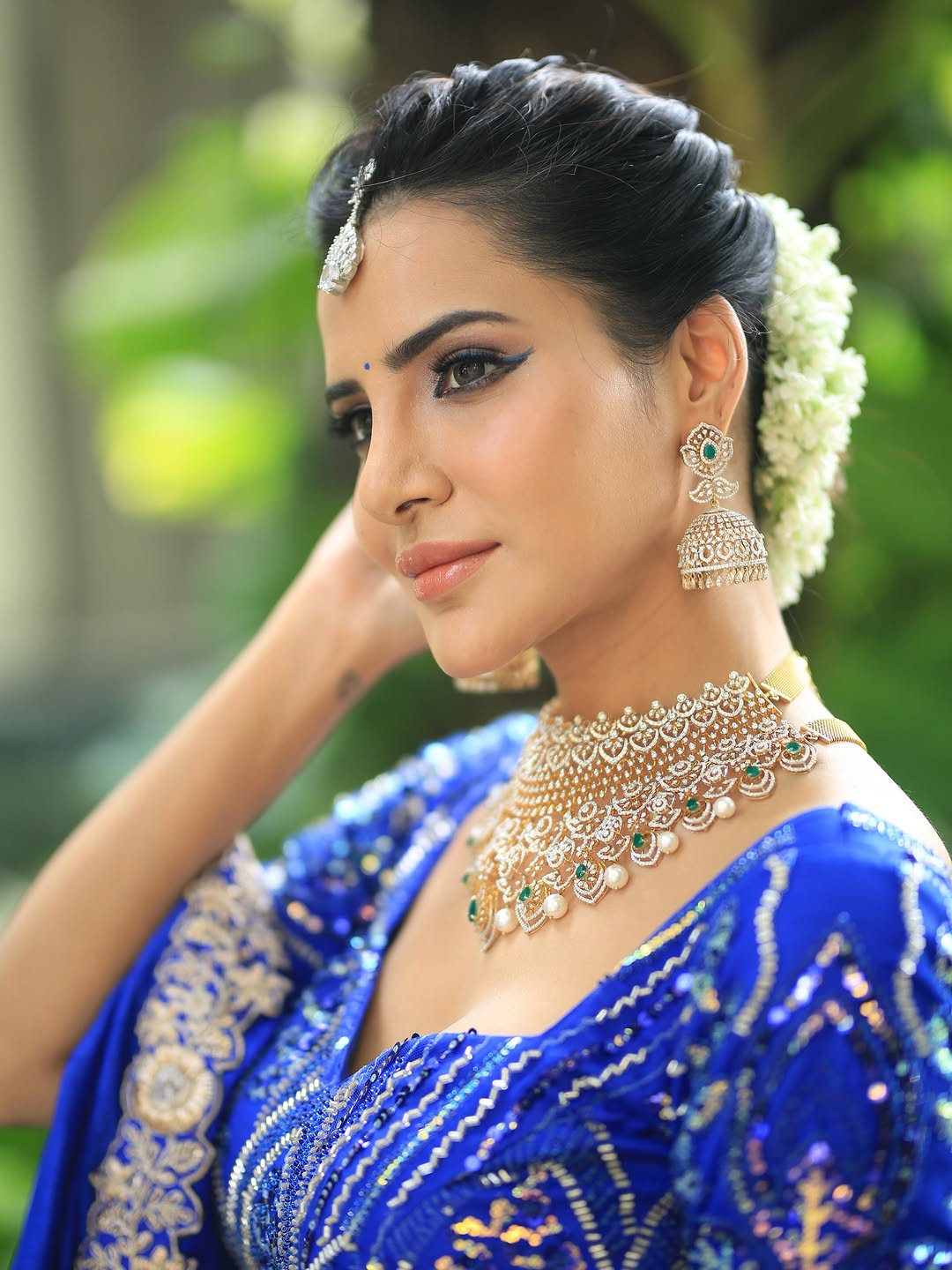 Actress Ashu Reddy Photo Gallery