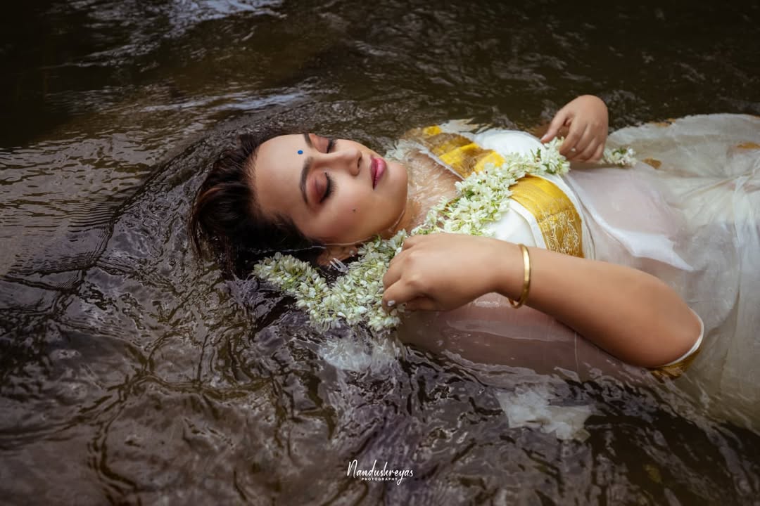 Actress Ester Noronha Photo Gallery