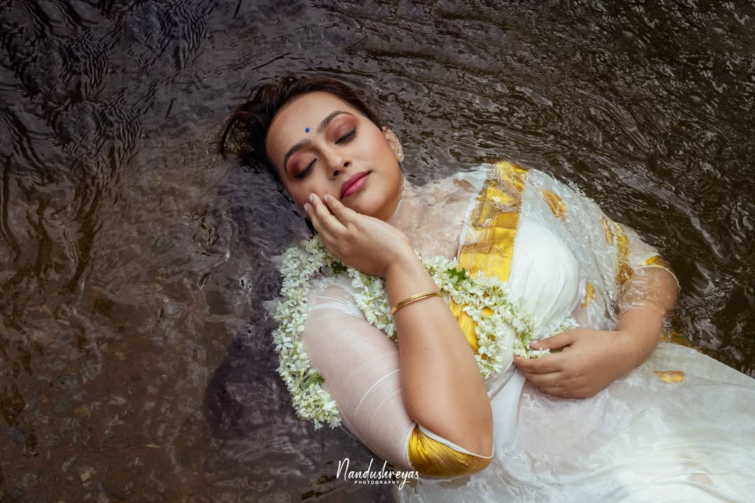 Actress Ester Noronha Photo Gallery