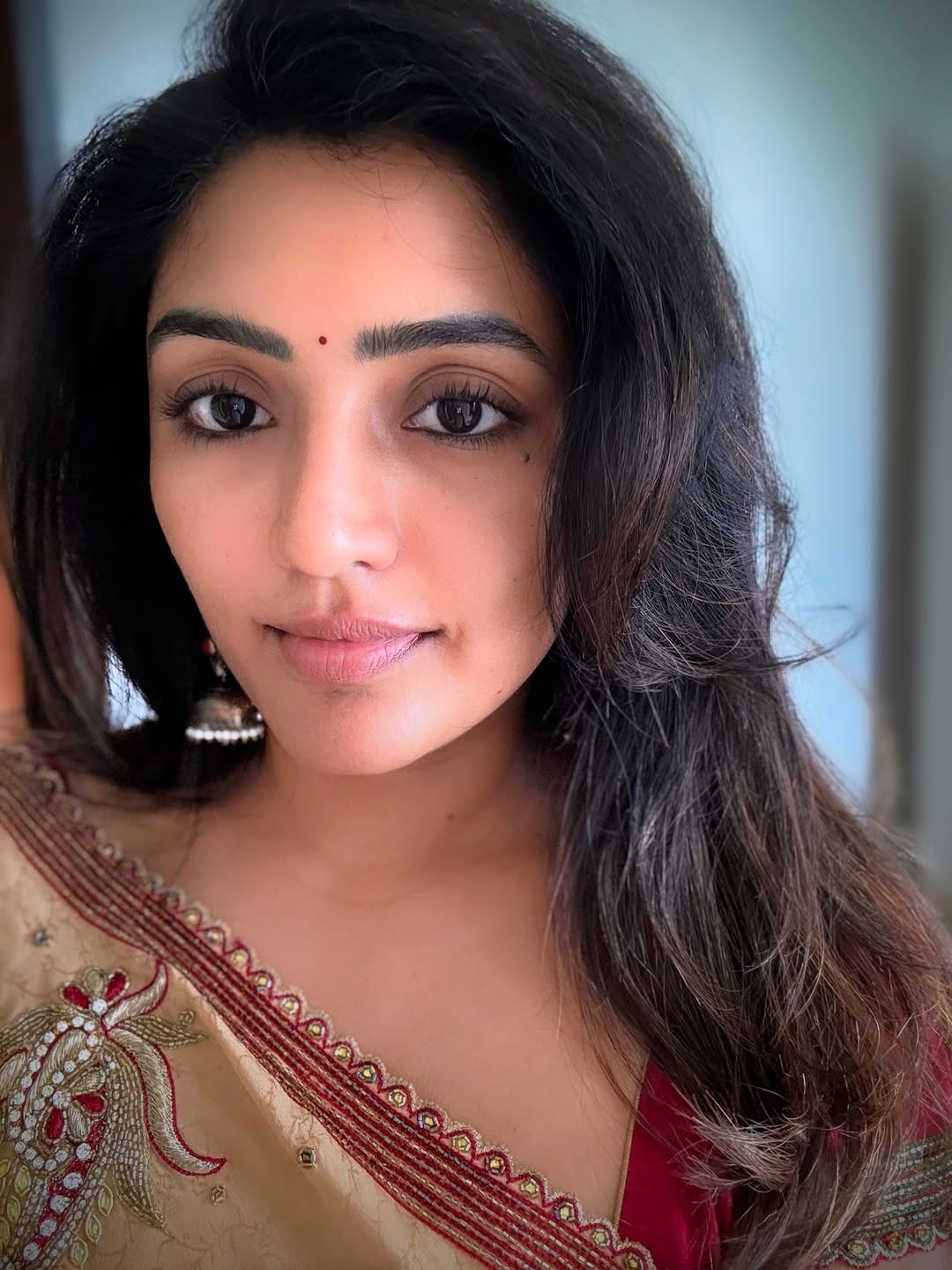 Actress Eesha Rebba Photo Gallery