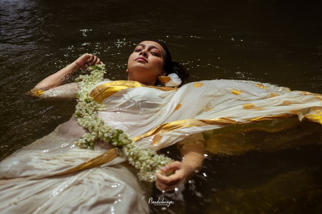 Actress Ester Noronha Photo Gallery