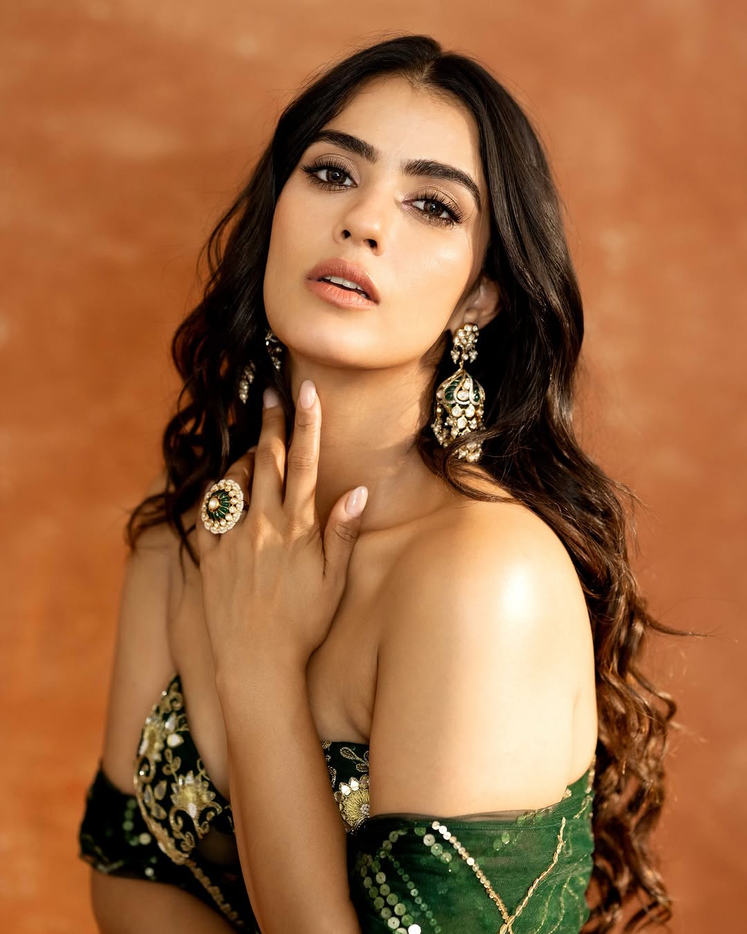 Actress Kavya Thapar Photo Gallery
