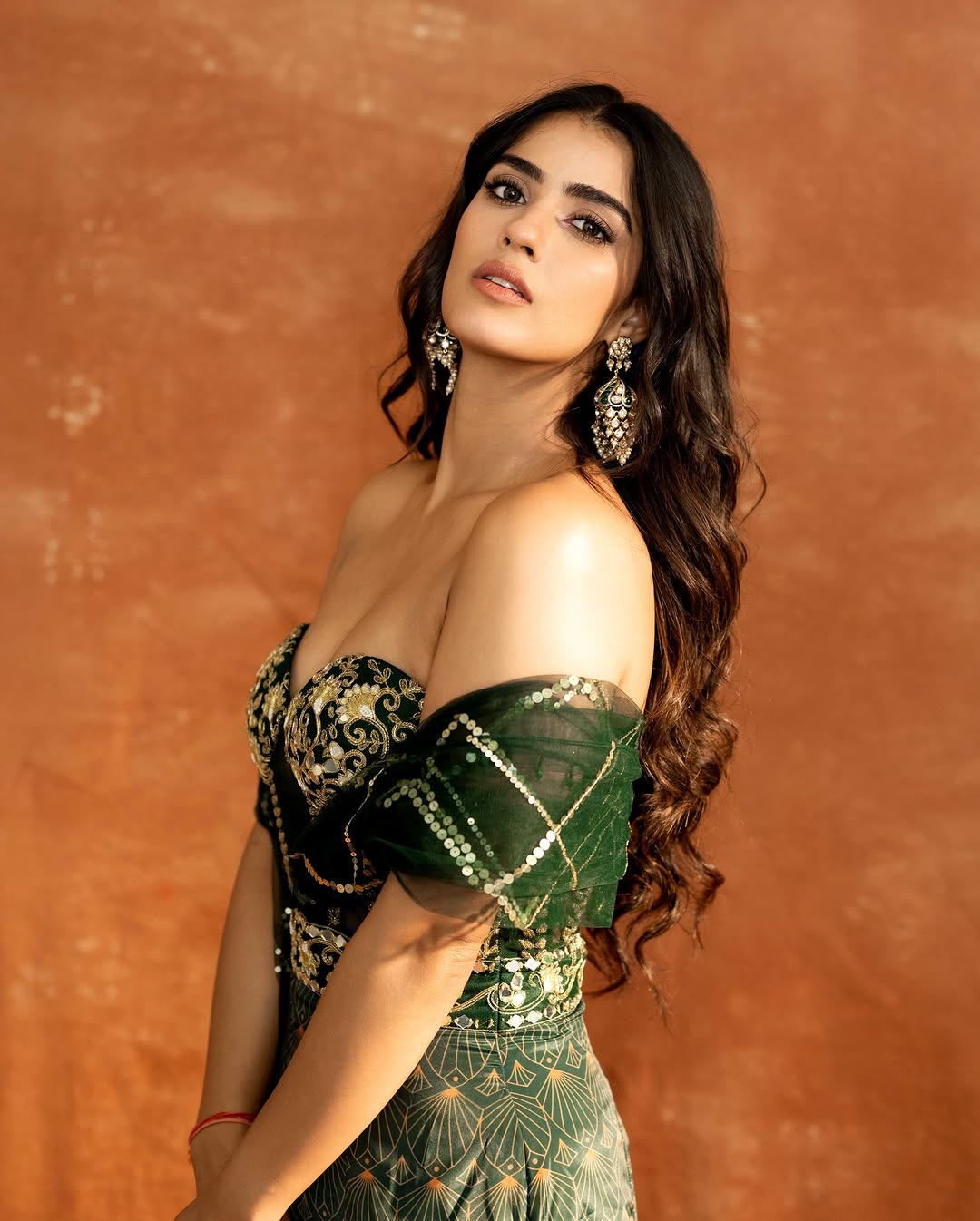 Actress Kavya Thapar Photo Gallery