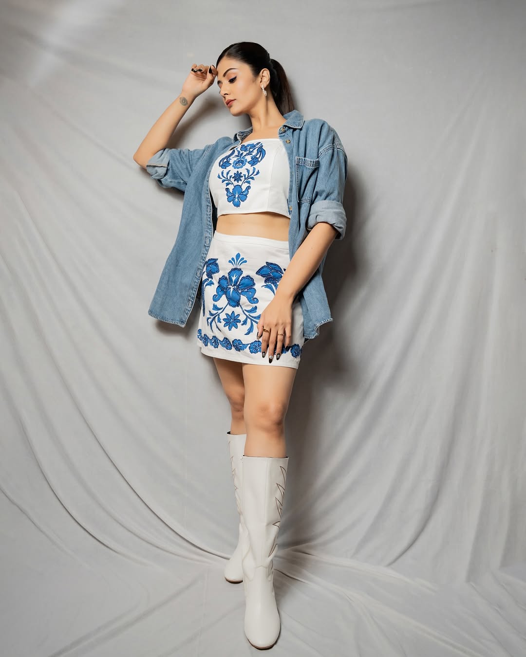 Actress Sree Mukhi Photo Gallery