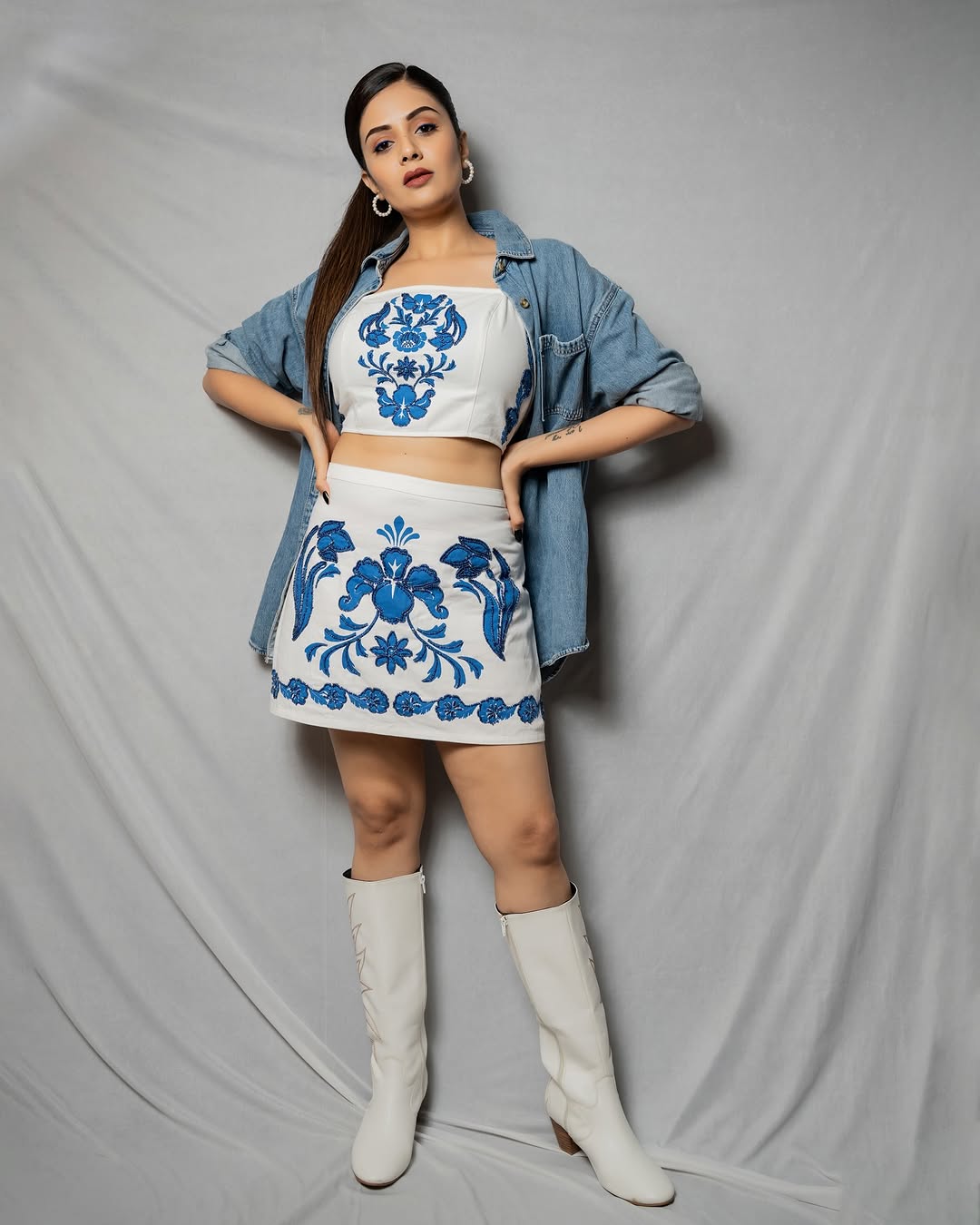 Actress Sree Mukhi Photo Gallery
