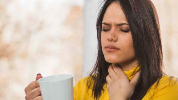 Oral Health: వర్షాకాలంలో తరచూ వచ్చే గొంతు నొప్పికి.. ఈ టిప్స్‌తో చెక్ !