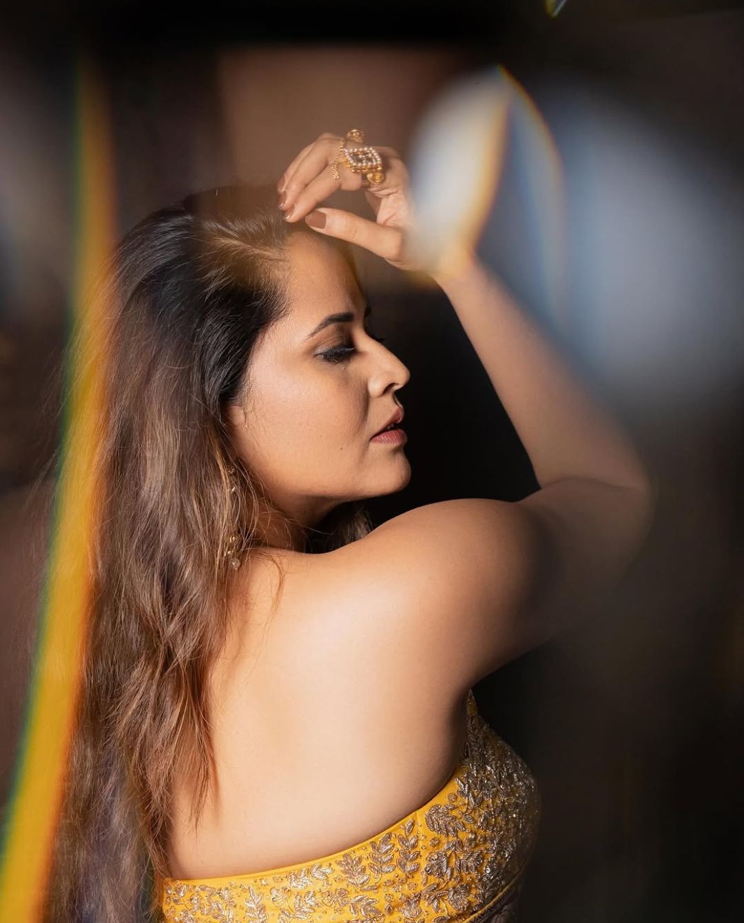 Anasuya: సైడ్ అందాలతో హీట్ పెంచిన అనసూయ.. చీరకట్టులో కూడా సెగలు పుట్టిస్తూ!