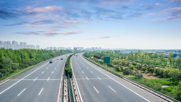 AP Highway Projects: అమెరికాను క్రాస్ చేస్తున్న ఏపీ రోడ్లు.. ఇక్కడే బెటర్ ఎందుకంటే?