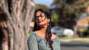 Ariana Glory : ట్రెడిషినల్ లుక్ లో అరియానా.. పోరి మస్తు ఉంది మావా..