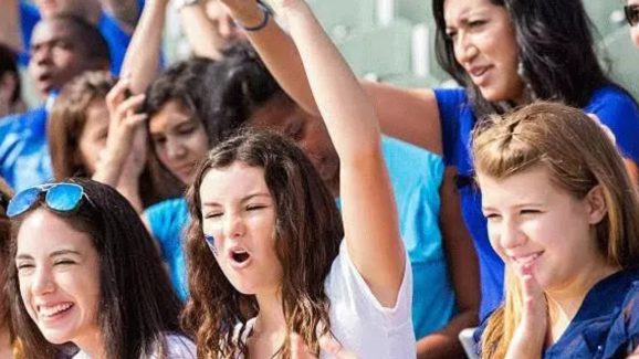Girls In Stadium : స్టేడియంలో అందమైన అమ్మాయిలనే ఎందుకు చూపిస్తారు.. ఇది ఎలా సాధ్యం