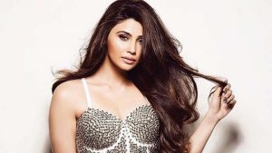 Daisy Shah: సౌత్ హీరోయిన్ల పై బాలీవుడ్ నటి సంచలన వ్యాఖ్యలు.. ఆ పిచ్చి ఎక్కువ అంటూ!