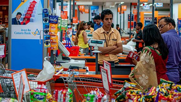 FMCG Sales: పండగలకు స్టాక్ పెంచిన FMCG.. సామాన్యులకు లాభమా? నష్టమా?