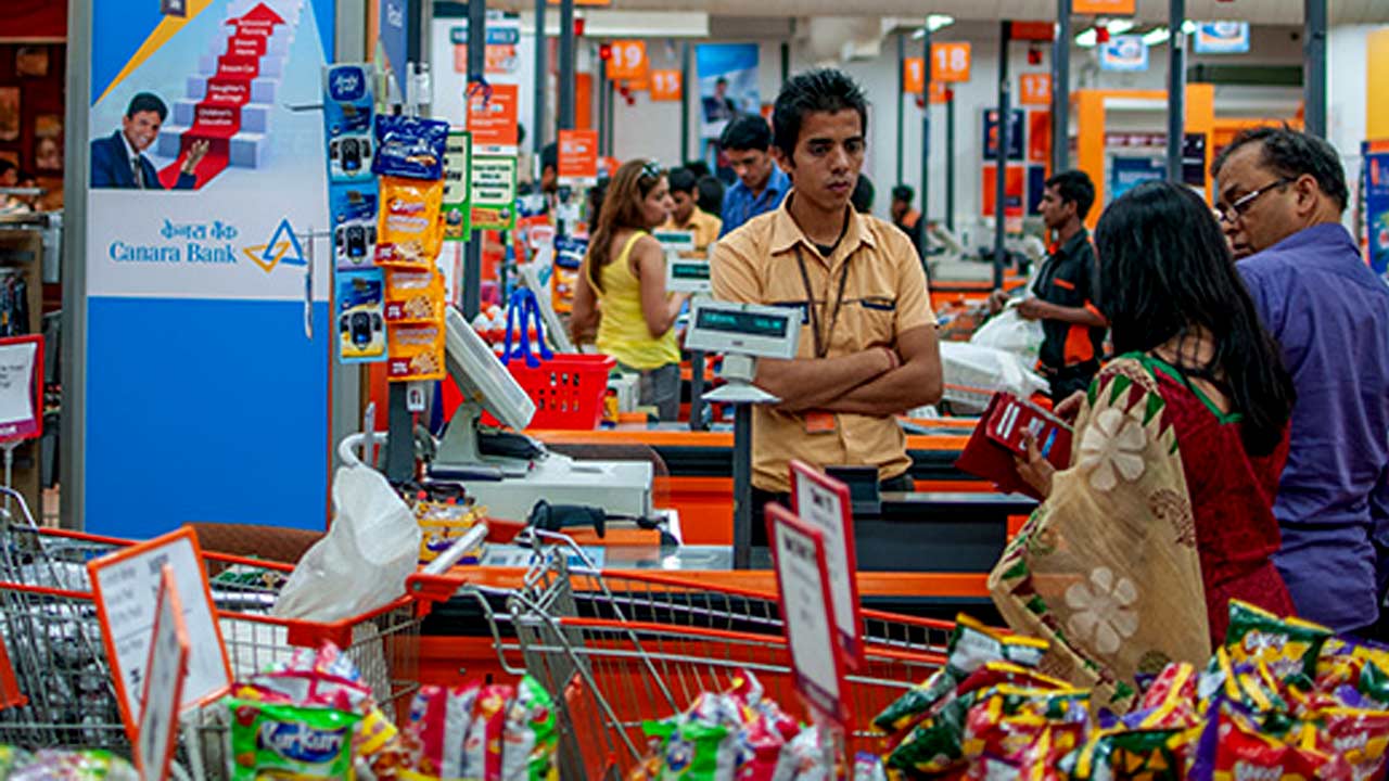 FMCG Sales: పండగలకు స్టాక్ పెంచిన FMCG.. సామాన్యులకు లాభమా? నష్టమా?
