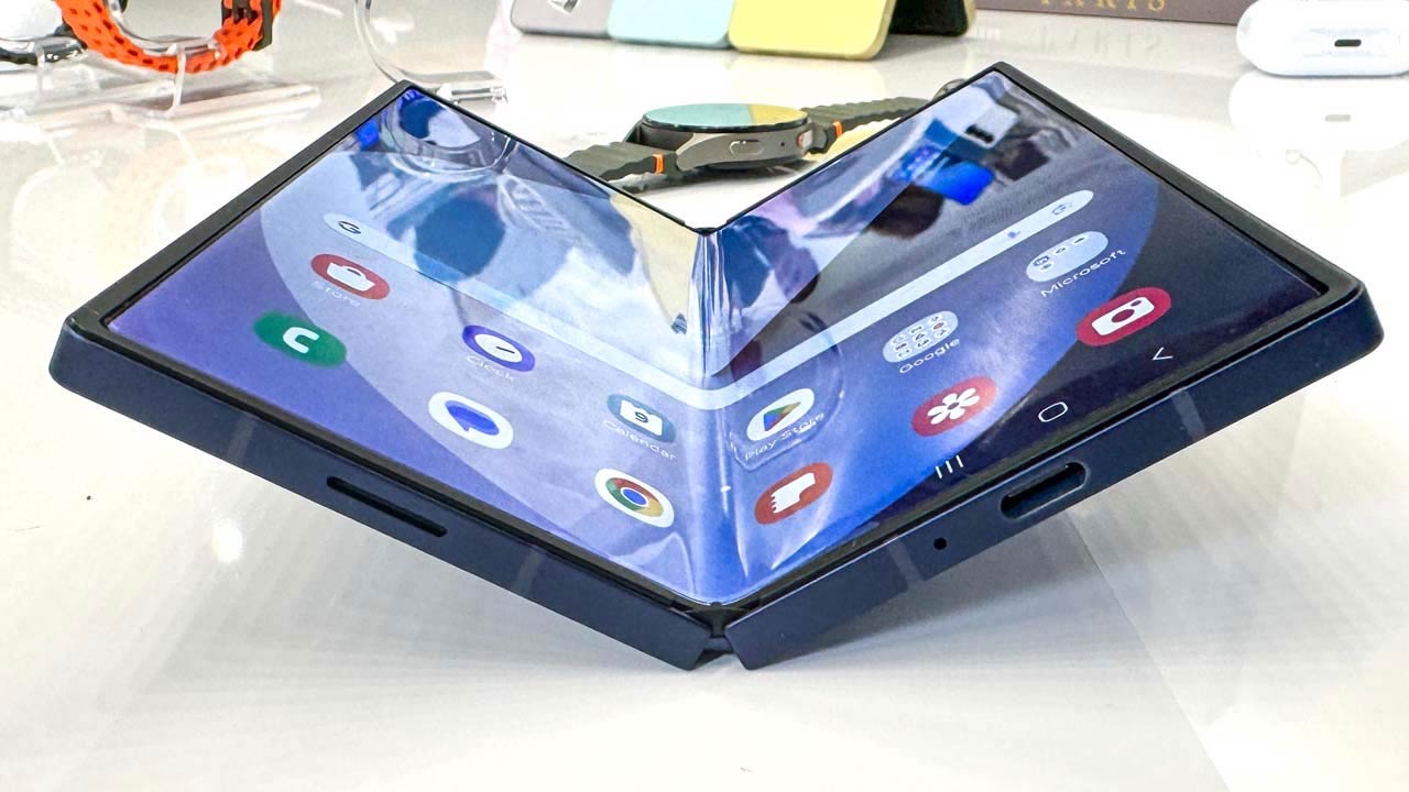 Samsung Galaxy Z Fold 6: గెలాక్సీ Z ఫోల్డ్ 6 పై రూ.52000 భారీ తగ్గింపు.. ఫోల్డెబుల్ ఫోన్ కొనాలనుకుంటే ఇదే సరైన సమయం