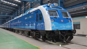 Hydrogen Train: హైడ్రోజన్ రైలు వస్తోంది.. ఫస్ట్ సర్వీస్ అక్కడే.. వీడియో రిలీజ్ చేసిన రైల్వే మంత్రి!