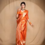 Jabardasth Varsha: పట్టుచీరలో కూడా సెగలు పుట్టిస్తున్న వర్షం.. అందానికి దాసోహం..