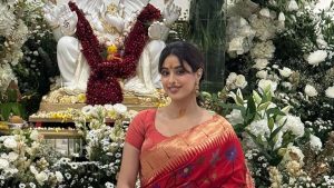 Janhvi kapoor: భక్తి పారవశ్యంలో శ్రీదేవి తనయ.. ఆ గణేశుడి ఆశీస్సులు ఉండాలంటూ!