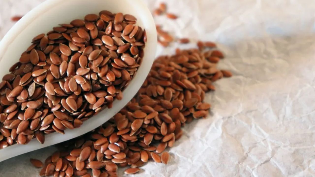 Flax Seeds: మహిళలు ఫ్లాక్ సీడ్స్ తింటే. ?