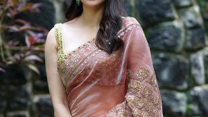 Kajal Agarwal: రైనీ సీజన్ లో నాభి అందాలు చూపిస్తూ రెచ్చగొడుతున్న చందమామ!