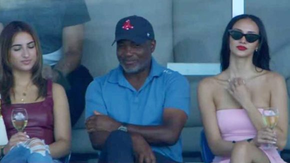 Brian Lara : ముసలాడే కానీ మహానుభావుడు.. ఇద్దరు అమ్మాయిలతో  లారా ఎంజాయ్ మామూలుగా లేదుగా