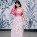 Mehreen Pirzada: క్యూట్ లుక్ లో ఆకట్టుకుంటున్న మెహ్రీన్.. ఫోటోలు వైరల్!