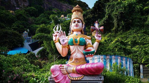 Mysterious temples: వెహికల్ తరచూ యాక్సిడెంట్ అవుతోందా? మీ నెంబర్ ఇక్కడ రాసి వస్తే చాలట!