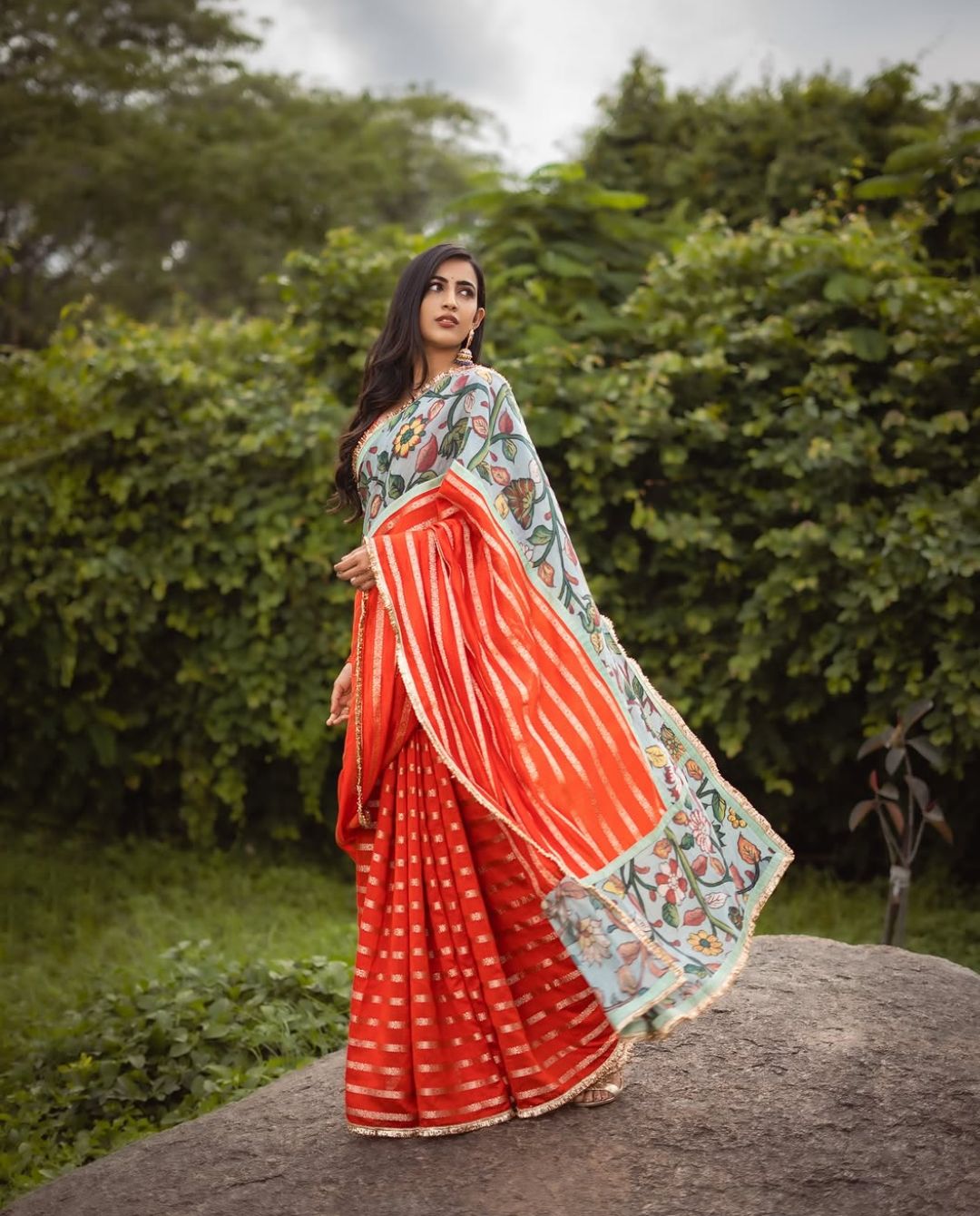 Niharika Konidela: చీర కట్టులో మరింత అందంగా ముస్తాబైన మెగా డాటర్!