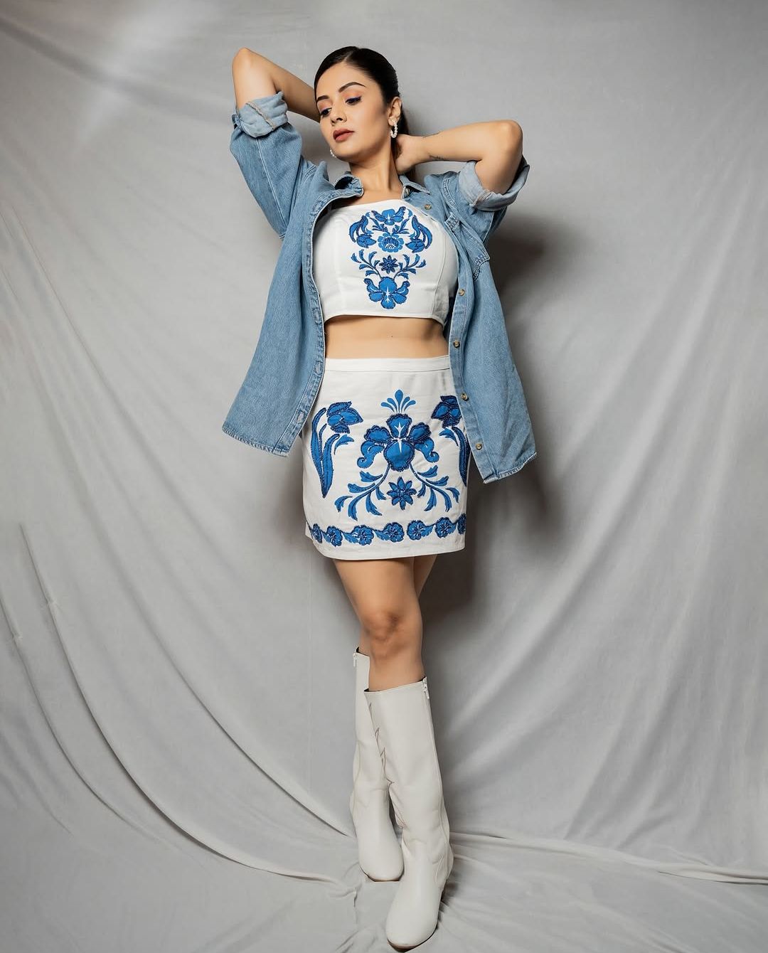 Sree Mukhi: ఆ పార్ట్ హైలెట్ చేసిన రాములమ్మ.. ఏముంది రా బాబు!
