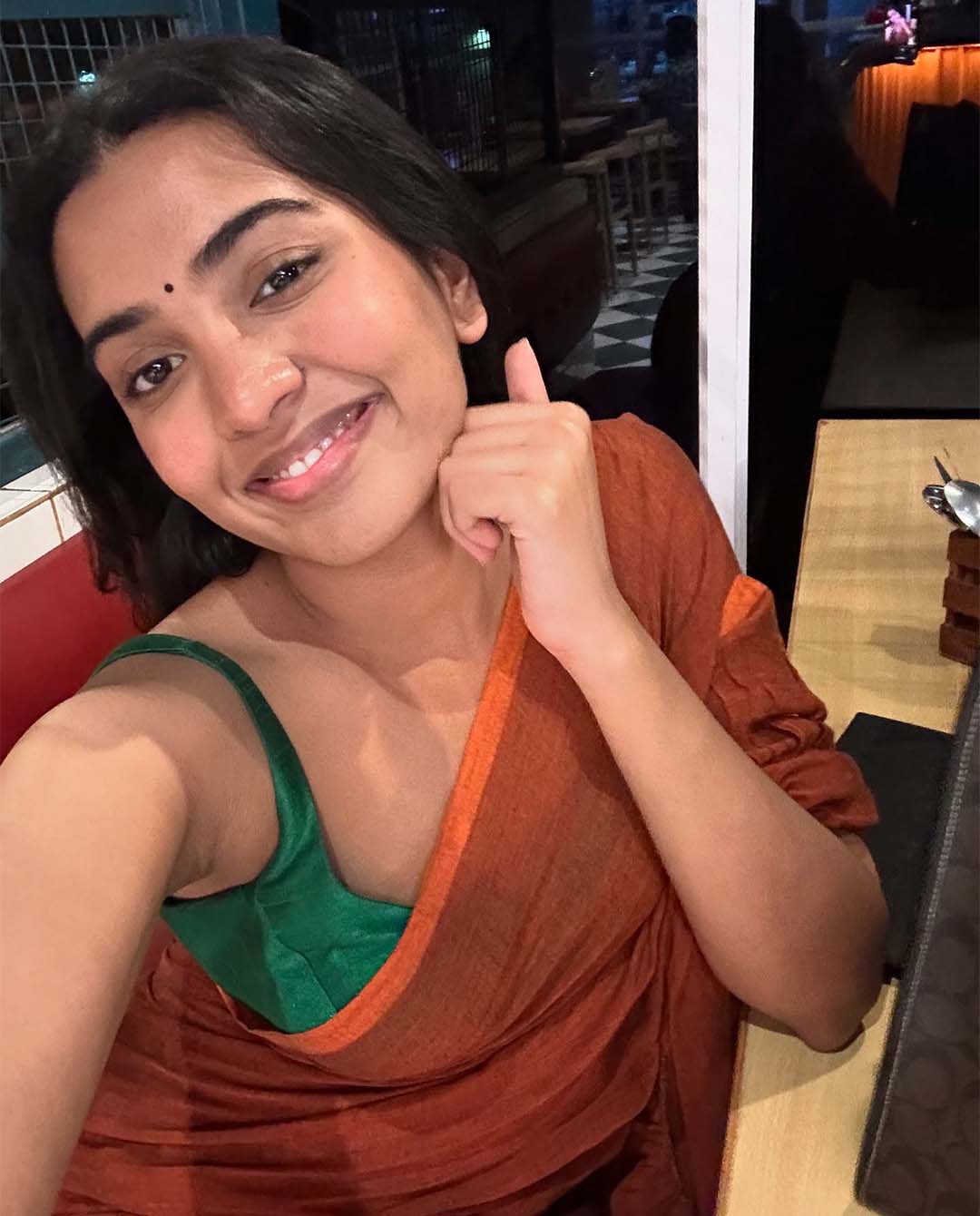 Shivatmika Photos: చీరలో బాపు బొమ్మల హోయలు పోతున్న శివాత్మిక..