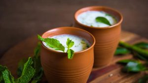 Buttermilk: రోజుకో గ్లాస్ మజ్జిగ తాగితే.. నమ్మలేనన్ని లాభాలు !