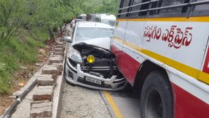Tirumala accident: తిరుమల ఘాట్ రోడ్‌లో ఘోర ప్రమాదం.. ఆ దేవదేవుడే కాపాడినట్లే!