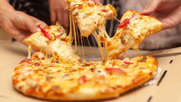 Junk Food: పిజ్జా, బర్గర్‌లు తెగ తినేస్తున్నారా ? జాగ్రత్త !